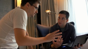 Edward Snowden con Glenn Greenwald en una de las entrevistas que mantuveiron en el hotel de Hong Kong desde el que, a través de los reportajes del periodista, The Guardían fue descubriendo las maniobras ocultas de la NSA.